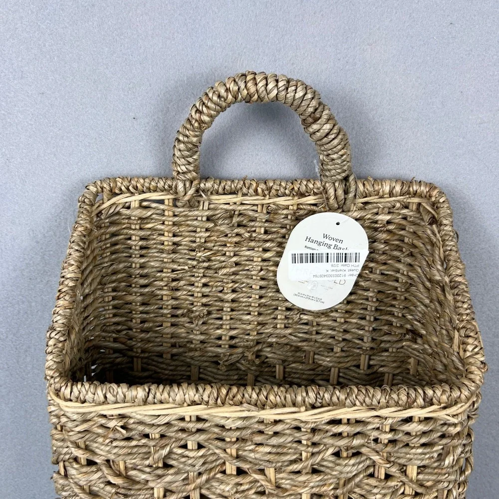 Threshold woven hanging